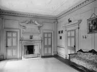 An interior room at Drayton Hall.